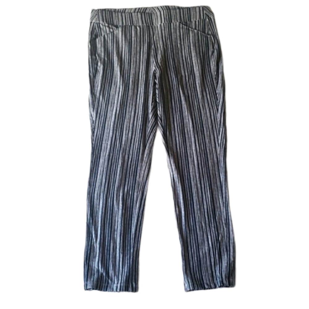 Chico's Travelers Pants NWT
